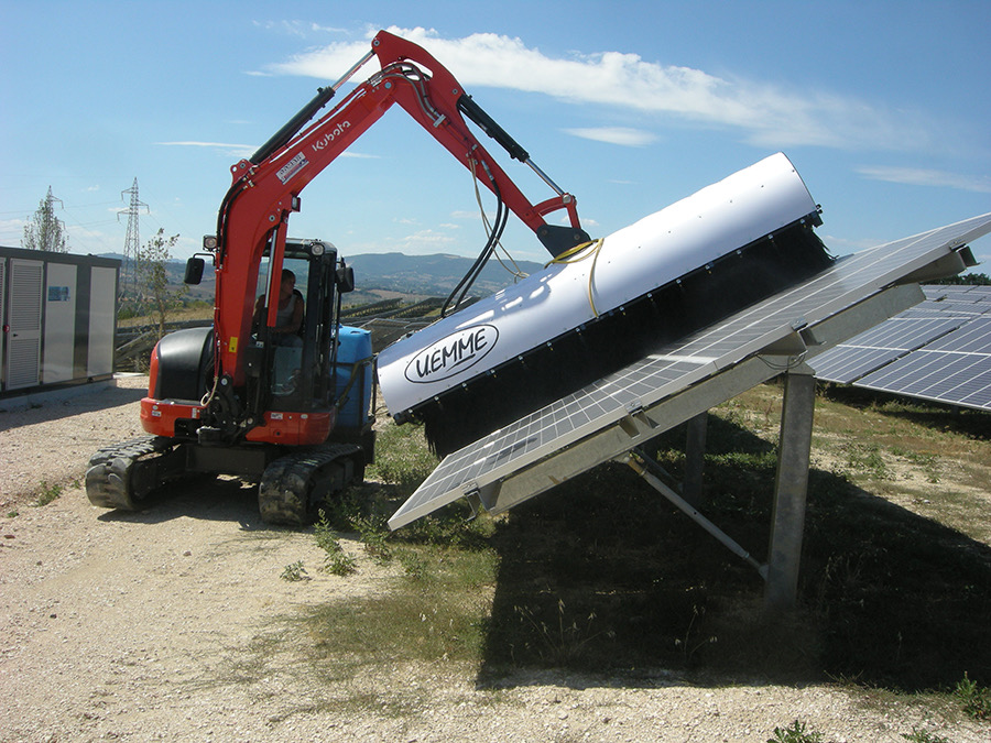 Curățare Parcuri Fotovoltaice